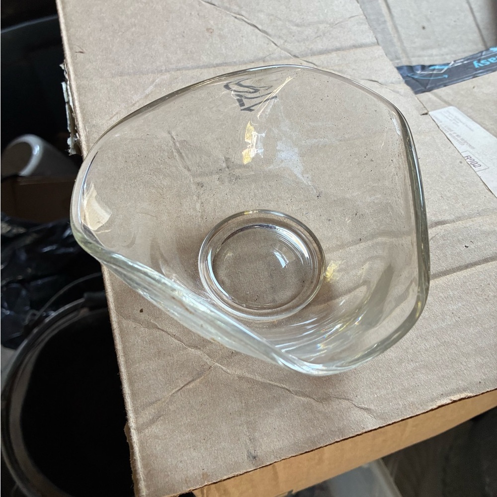 Clear Glass Bowl can be used as decoration or candy dish